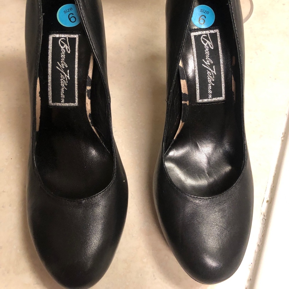 Leopard Bow Black Pumps size 6!